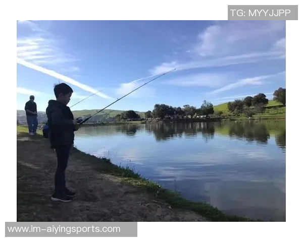 西蒙斯热爱钓鱼运动以真诚信仰推广钓鱼文化