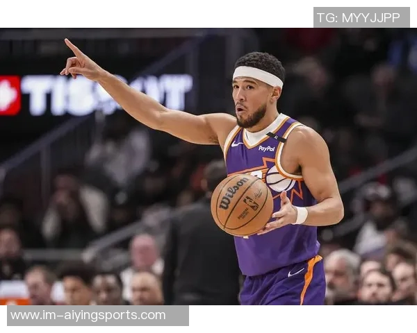 布克表现不佳19投仅6中仍砍24分9板9助却伴随4次失误令人担忧 布克表现不佳19投仅6中仍砍24分9板9助却伴随4次失误令人担忧