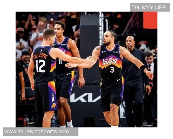 布克表现不佳19投仅6中仍砍24分9板9助却伴随4次失误令人担忧